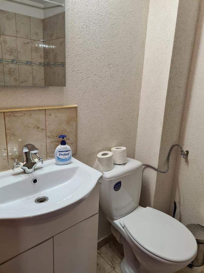 Luca'S Studio 3 ,Close To Therme Bucharest, Airport Otopeni Balotesti Esterno foto