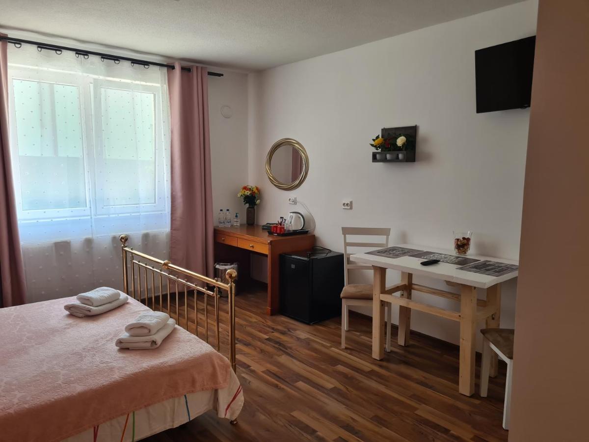 Luca'S Studio 3 ,Close To Therme Bucharest, Airport Otopeni Balotesti Esterno foto