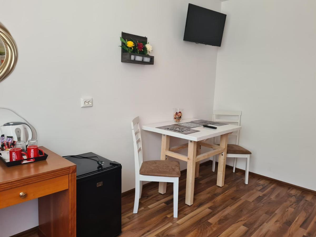 Luca'S Studio 3 ,Close To Therme Bucharest, Airport Otopeni Balotesti Esterno foto